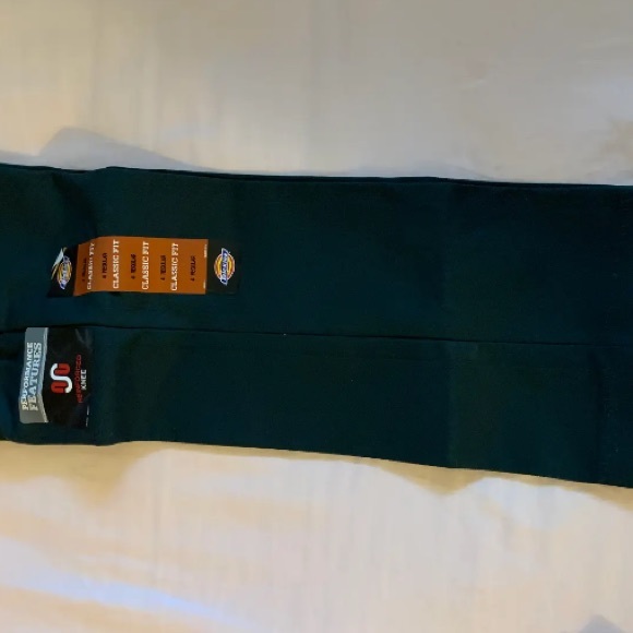 Dickies classic fit hunter green little boys pants, I have a size 4 and a size5 - Picture 2 of 3